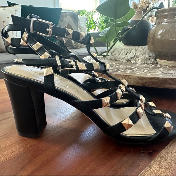 Jessica Simpson Black/Gold Studded Heels- 8 1/2 - Picture 3 of 7